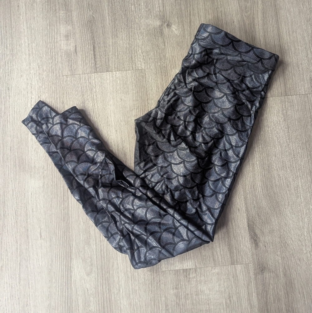 FIRM! XL Blackmilk Mermaid Holographic Leggings